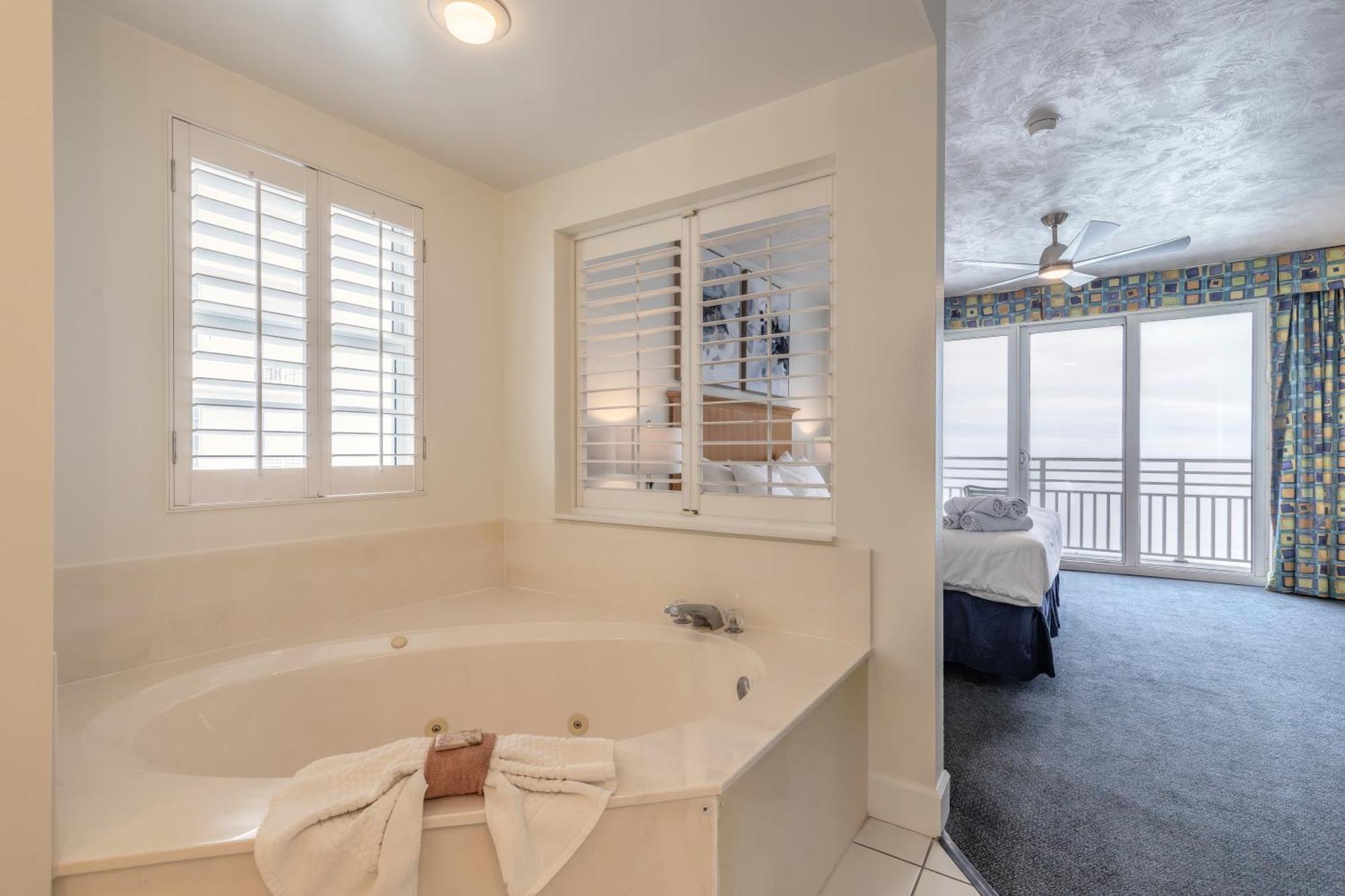 Beachfront Bliss At Ocean Walk Resort - Unit 1701 Daytona Beach Buitenkant foto